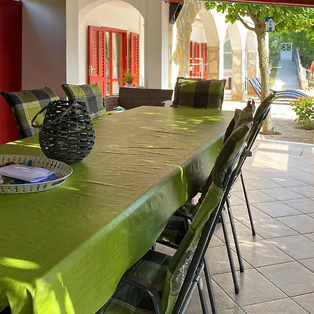 3 Bedroom In Ferienhaus Starigrad (Kvarner)